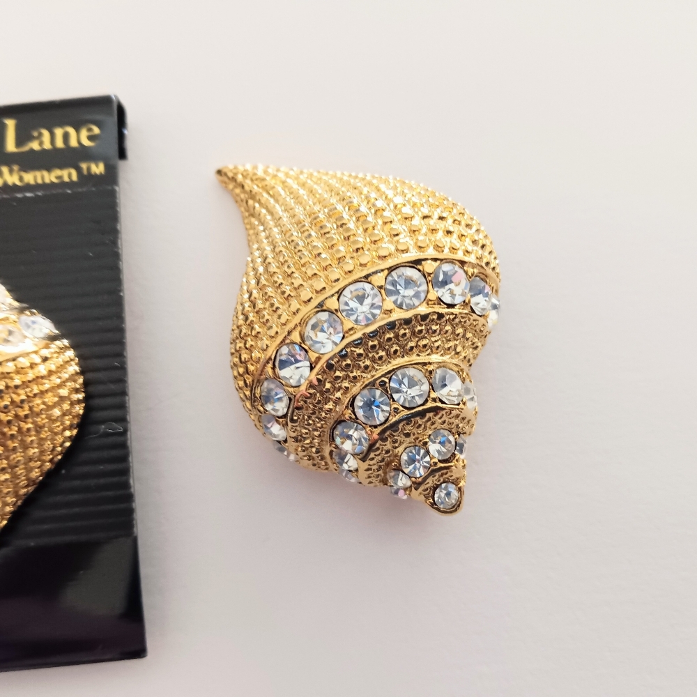 Vintage KJL Kenneth Jay Lane Shell Brooch Earring Set - Picture 2 of 6